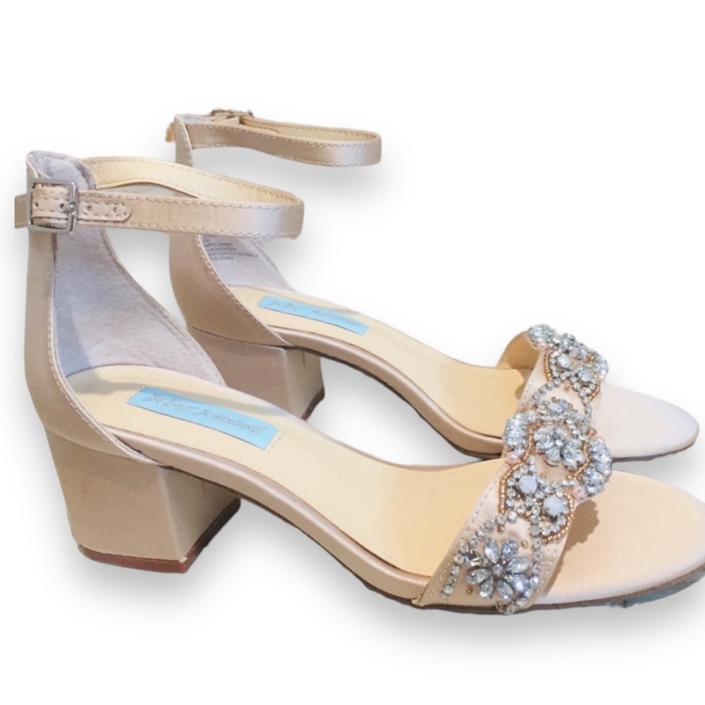 NEW Betsey Johnson Rhinestone Champagne Chunky Heels 6.5 Wedding Party Satin